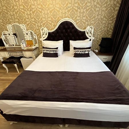 Otantik Shumen Hotel Buitenkant foto